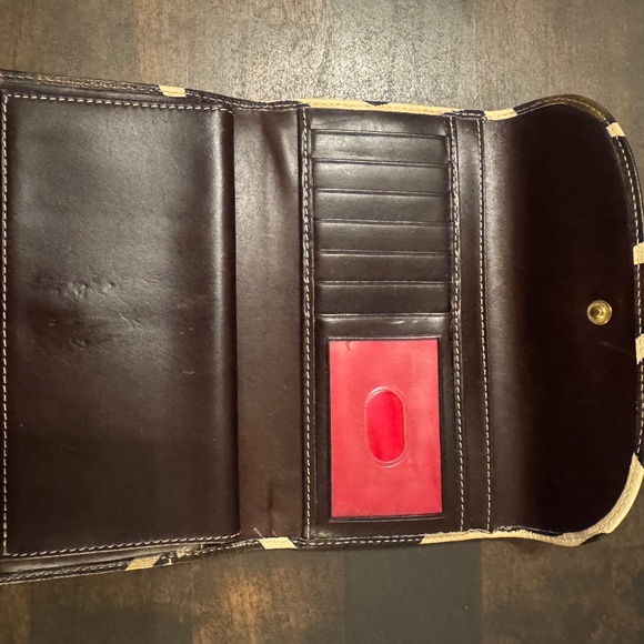 Dooney & Bourkey Giraffe Wallet - Picture 5 of 6